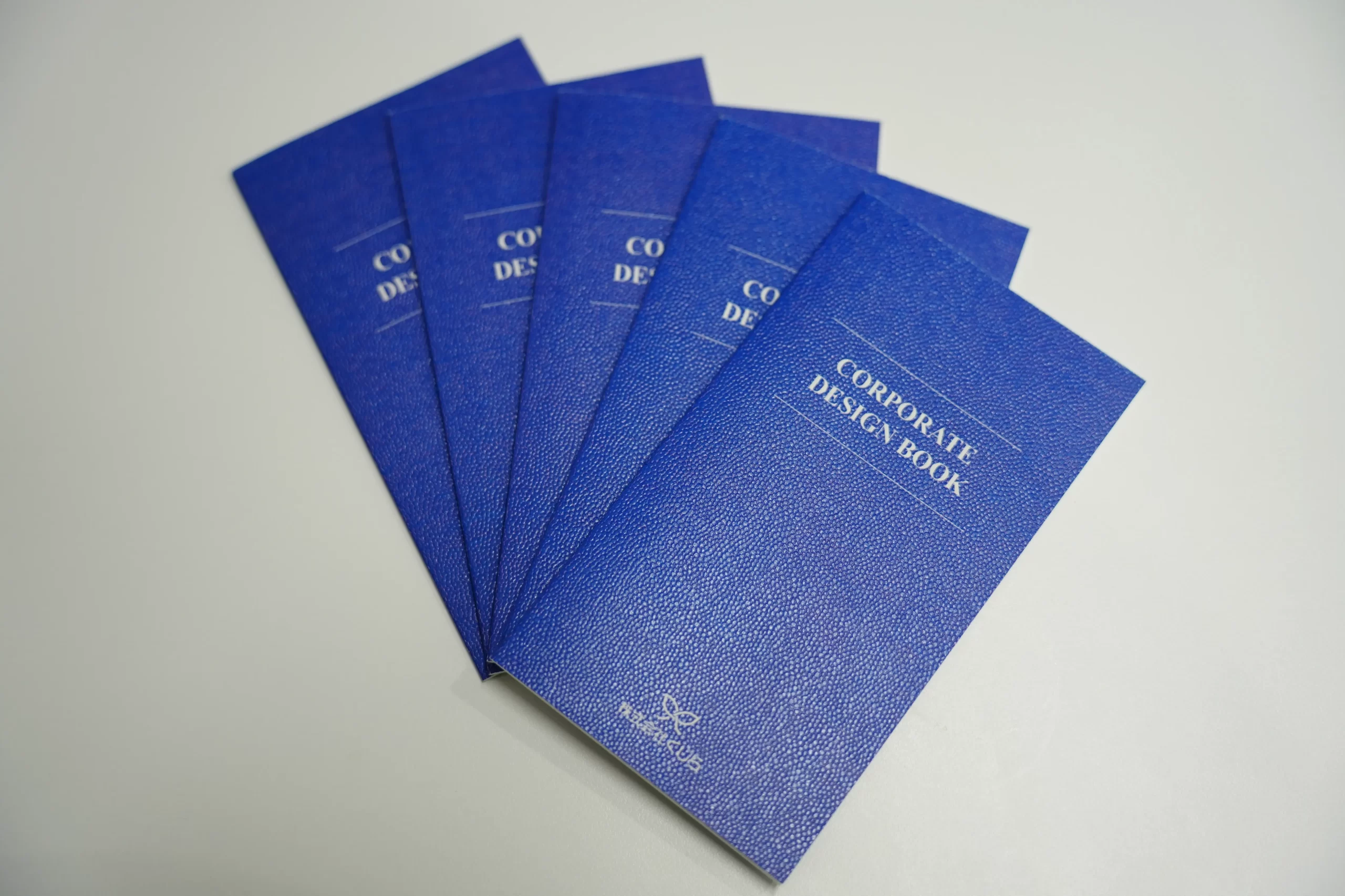 株式会社くじらのコーポレートデザインブック